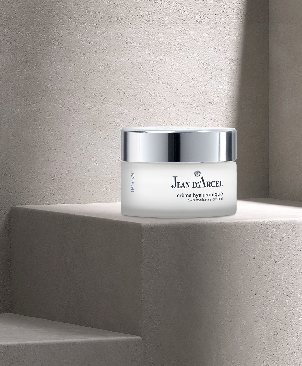 GESICHTSPFLEGE MIT 24H-FEUCHTIGKEIT UND ZUSÄTZLICHEN BOOSTER